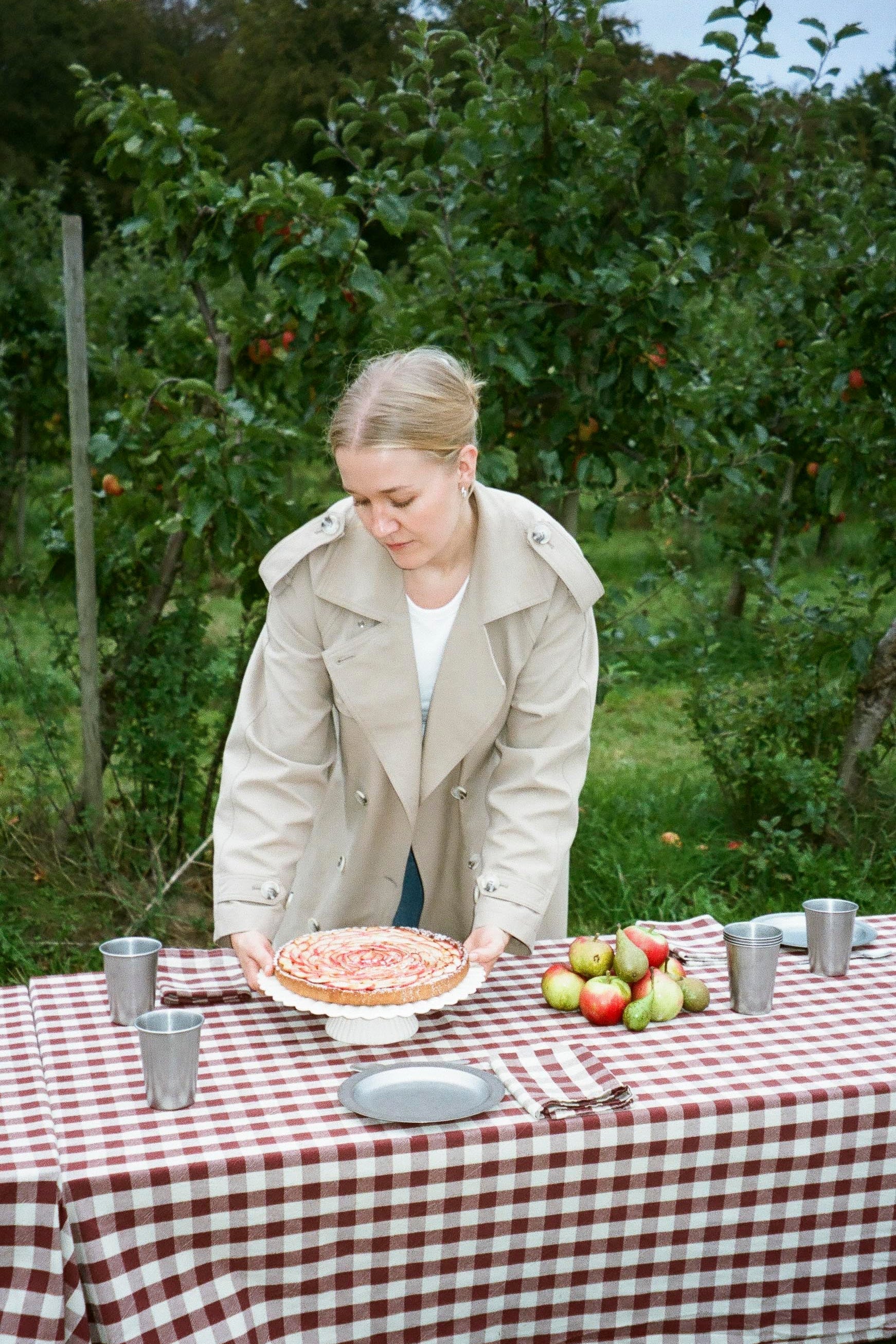 Around the table with Klaras Table