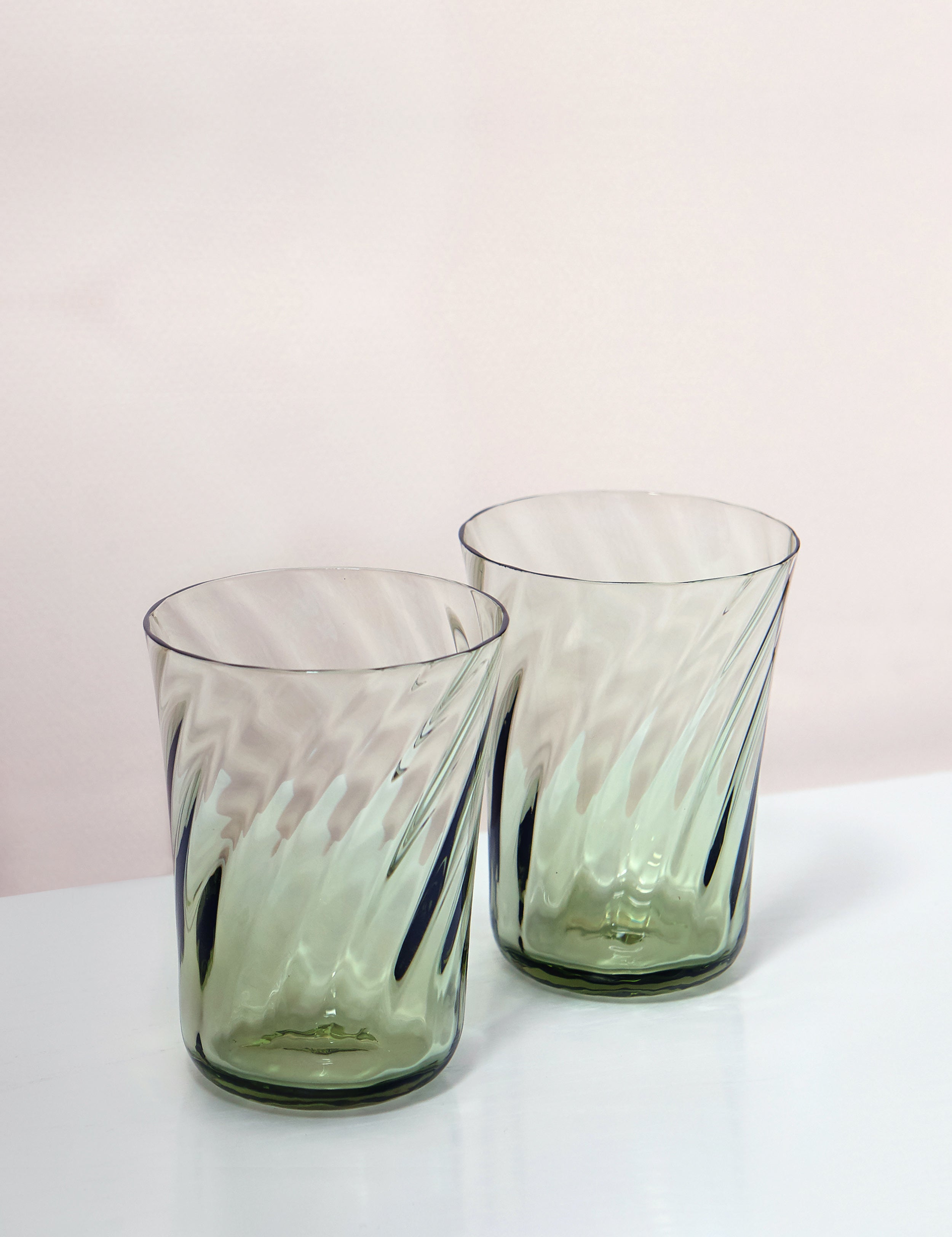 Stilleben Concave Glass - Box of 2⼁Swirl Glass Moss Green