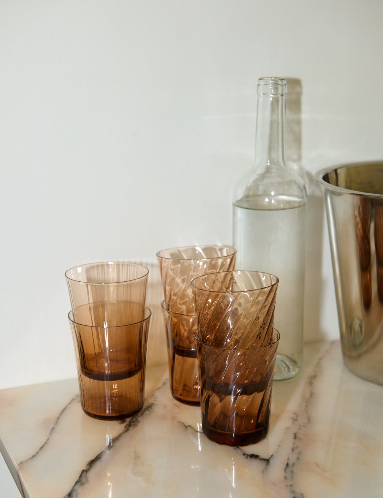 Stilleben Concave Glass - Box of 2⼁Swirl Glass Sepia