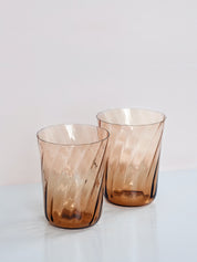 Stilleben Concave Glass - Box of 2⼁Swirl Glass Sepia