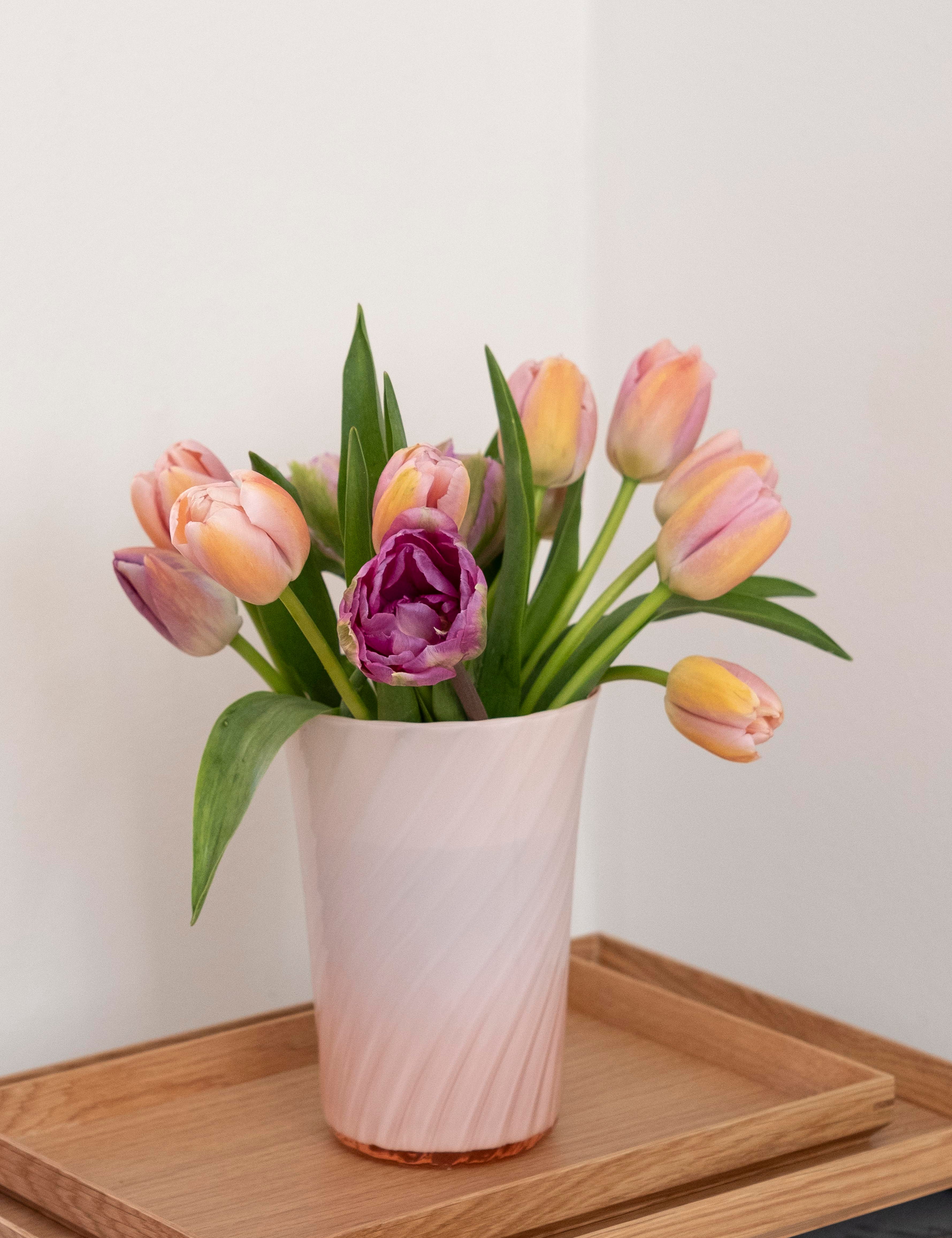Stilleben Concave Vase - 20 cm⼁Swirl - Opal Edition Vase Rose Opal