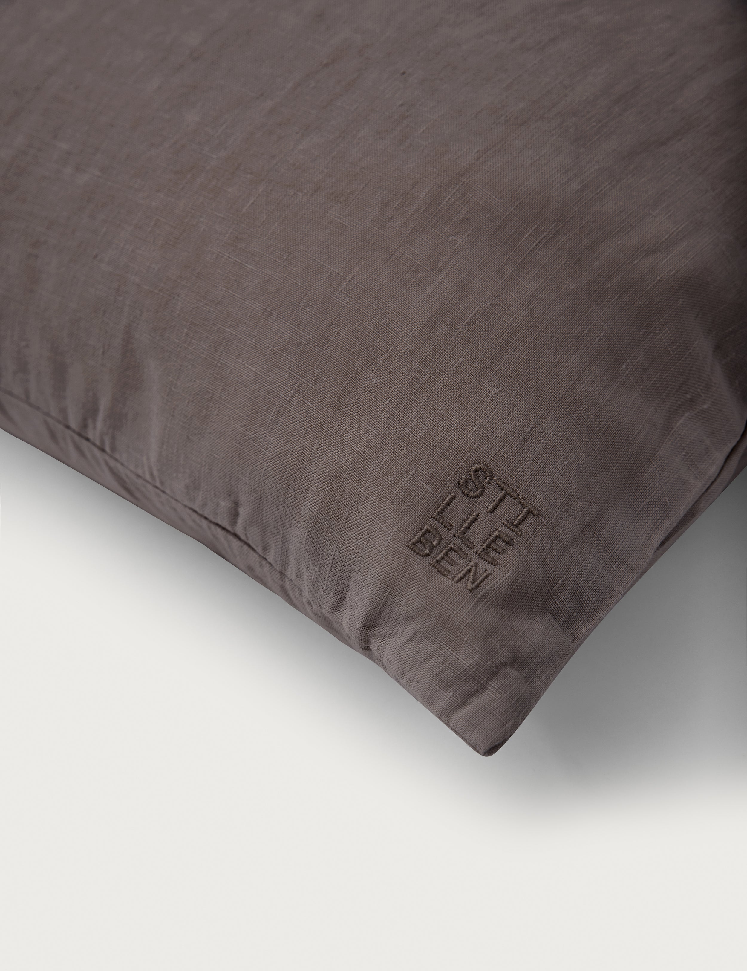 Stilleben Cushion Cover - 50 x 70 cm Cushion Cover Dark Brown