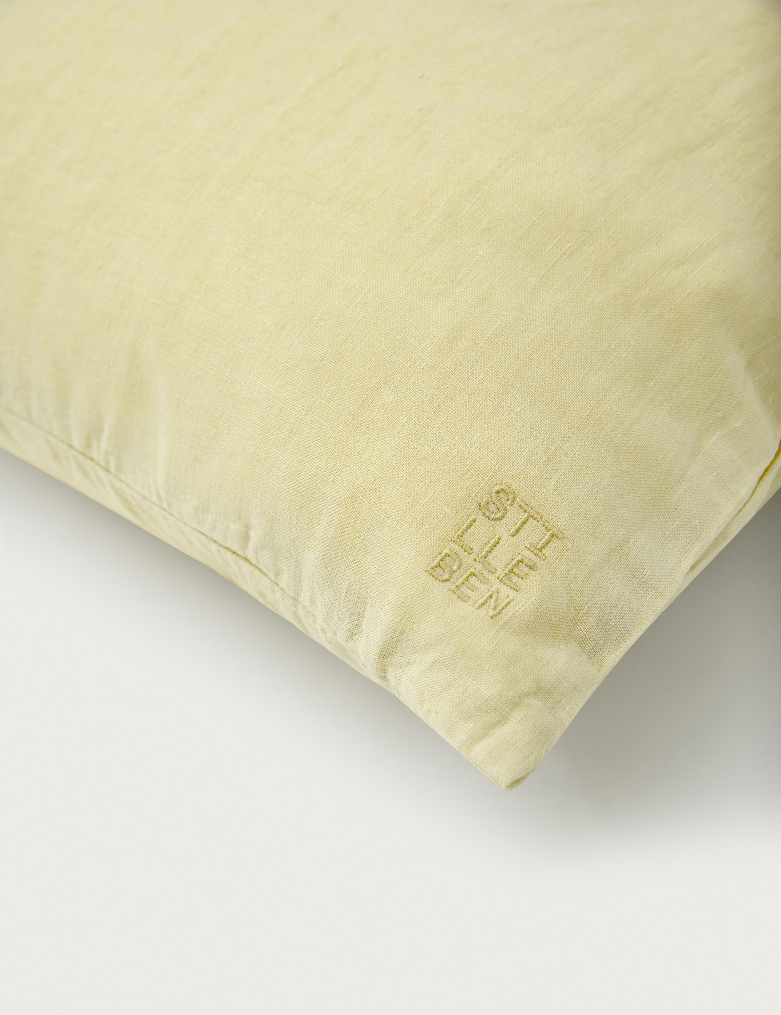 Stilleben Cushion Cover - 65 x 65 cm Cushion Cover Oat Yellow