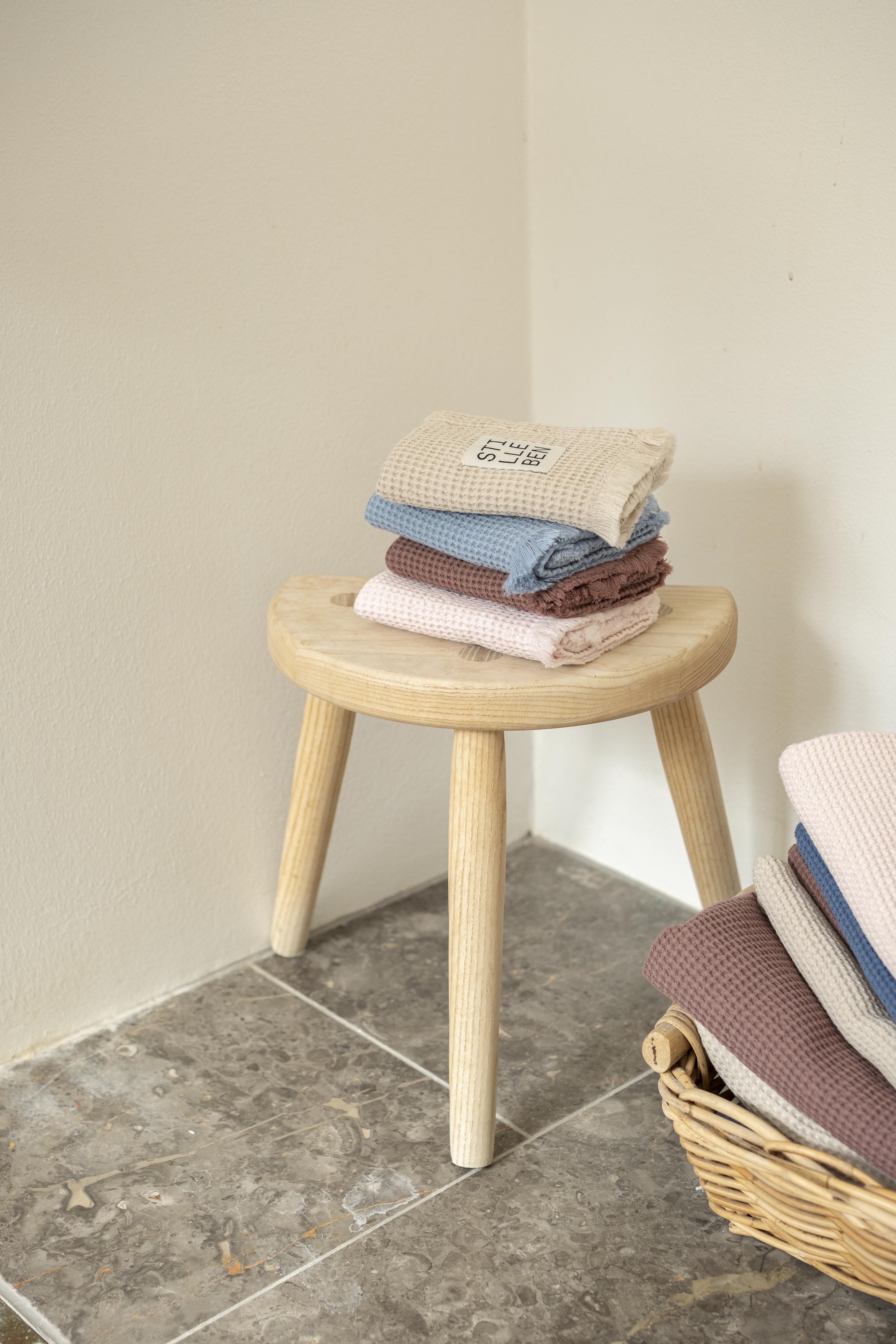 Stilleben Guest Towel Waffle - 30 x 50 cm Towel Chalk Pink