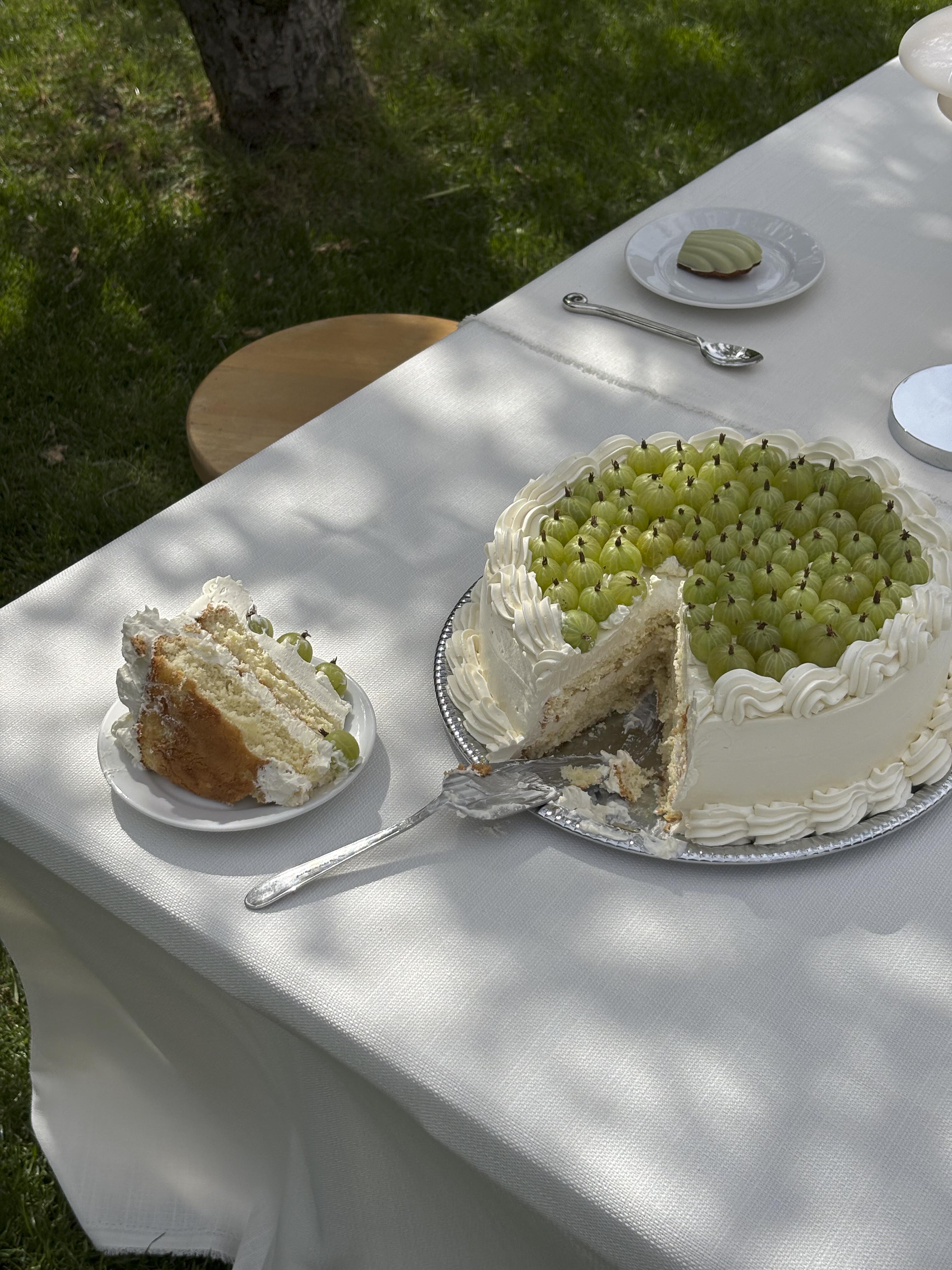 STILLEBEN-AROUND-THE-TABLE-KLARAS-TABLE_007.jpg