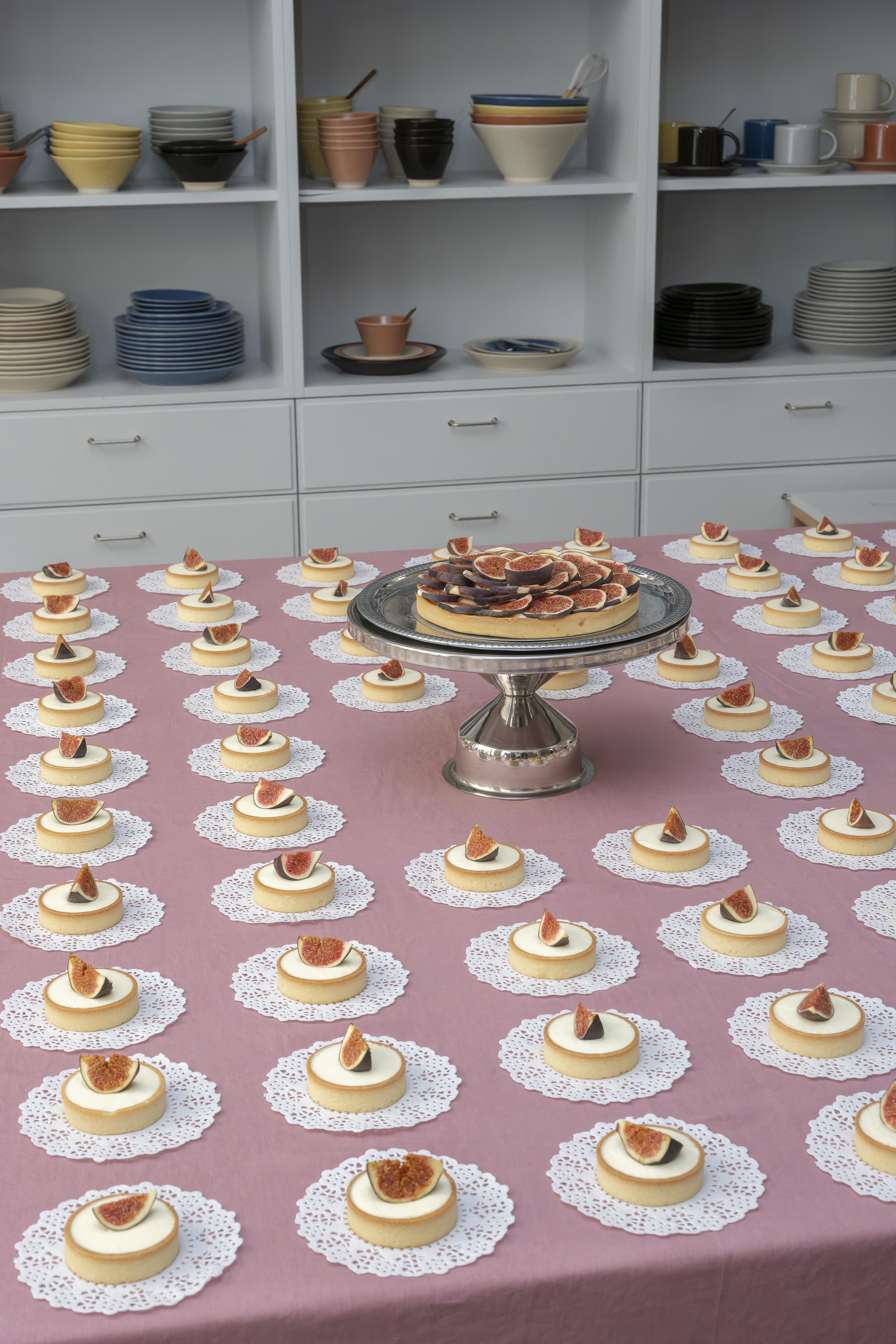 STILLEBEN-AROUND-THE-TABLE-KLARAS-TABLE_026.jpg